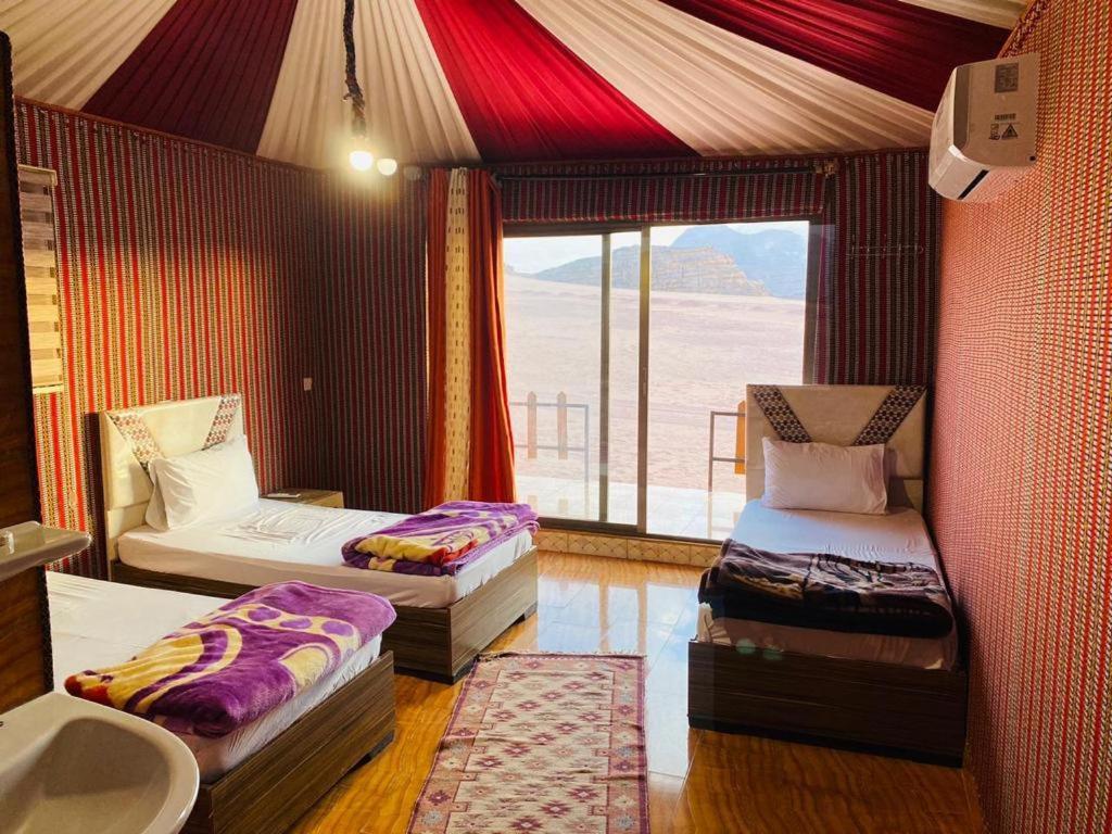 W Camp Wadi Rum Buitenkant foto